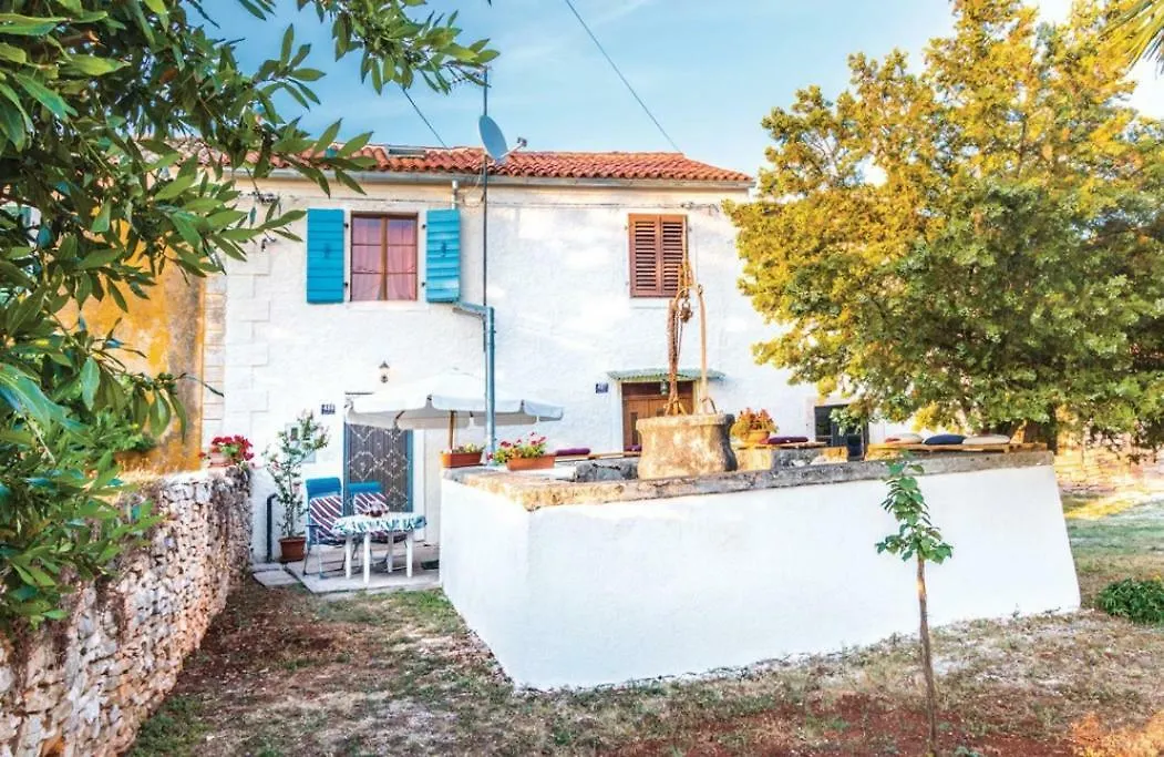 Dvori Διαμέρισμα Marčana