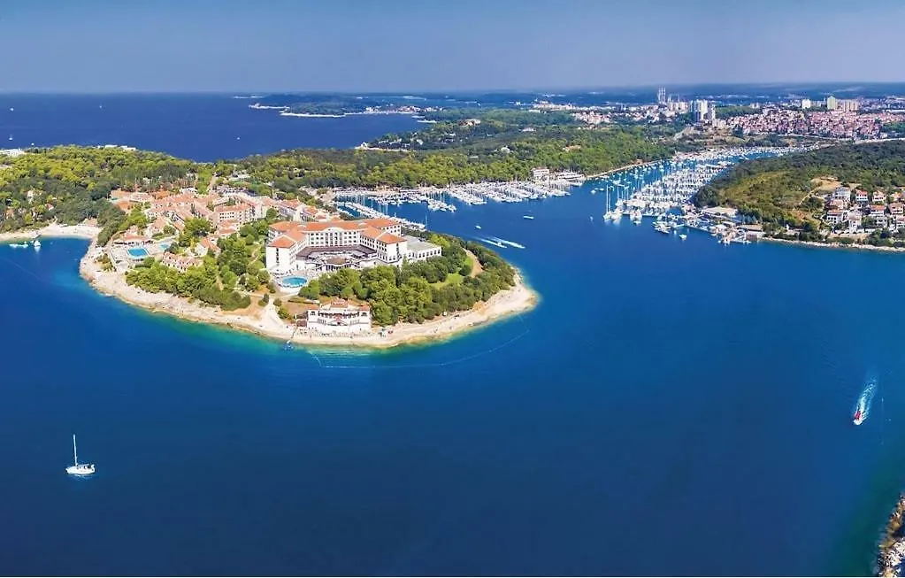 Dvori Διαμέρισμα Marčana 0*,